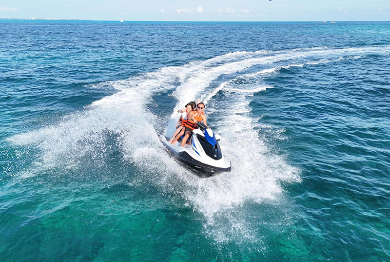 Wave Runner, Snorkel and Parasail – Full Tour